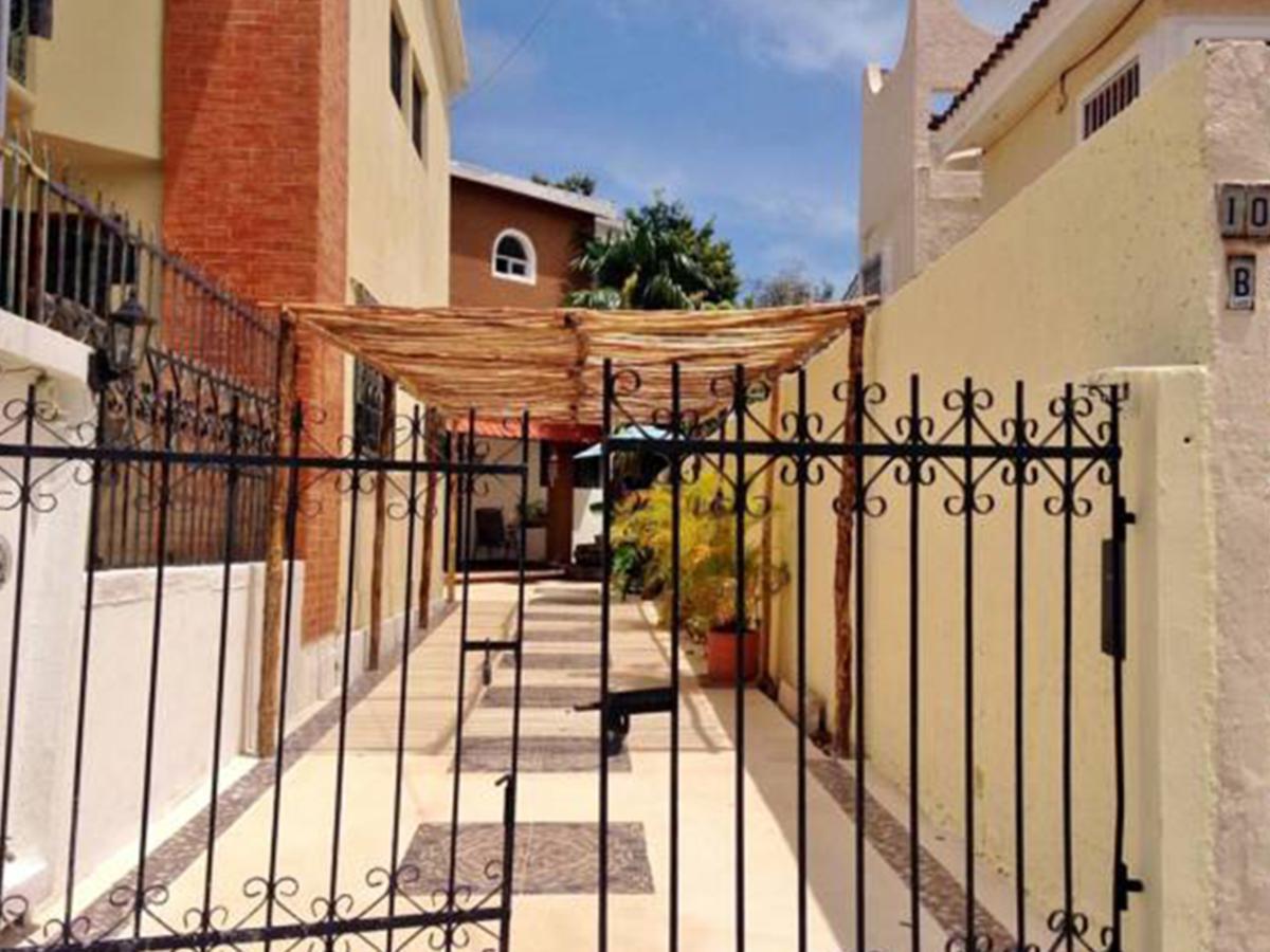 Los Caracoles Bed & Breakfast Канкун Экстерьер фото